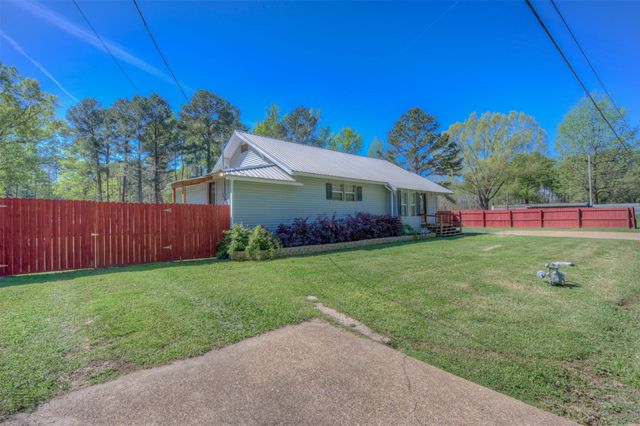 141 W Mckinley Avenue, Haughton, LA 71037