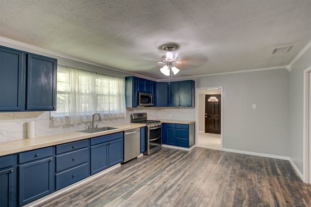 141 W Mckinley Avenue, Haughton, LA 71037