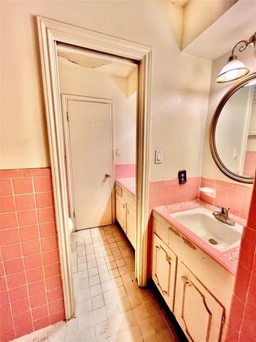 9442 Neuens Road 9442, Houston, TX 77080