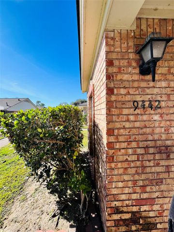 9442 Neuens Road 9442, Houston, TX 77080