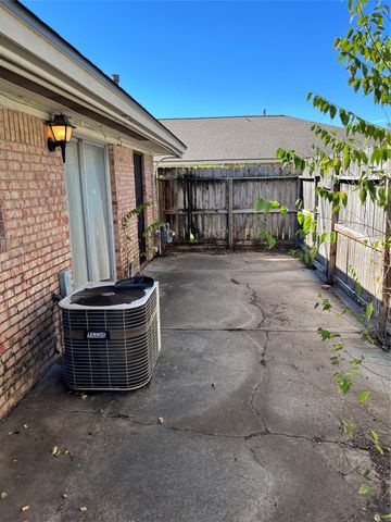 9442 Neuens Road 9442, Houston, TX 77080