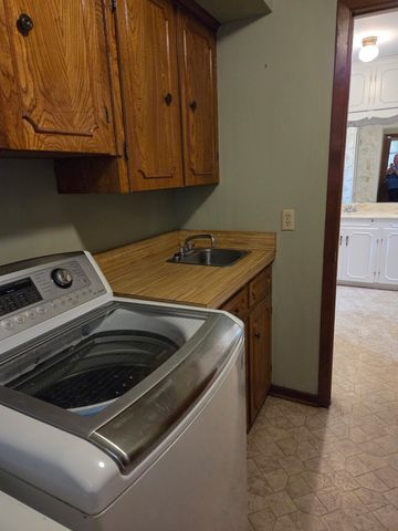 216 E CAROLANNE BLVD, Marshall, TX 75672