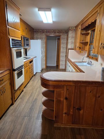 216 E CAROLANNE BLVD, Marshall, TX 75672