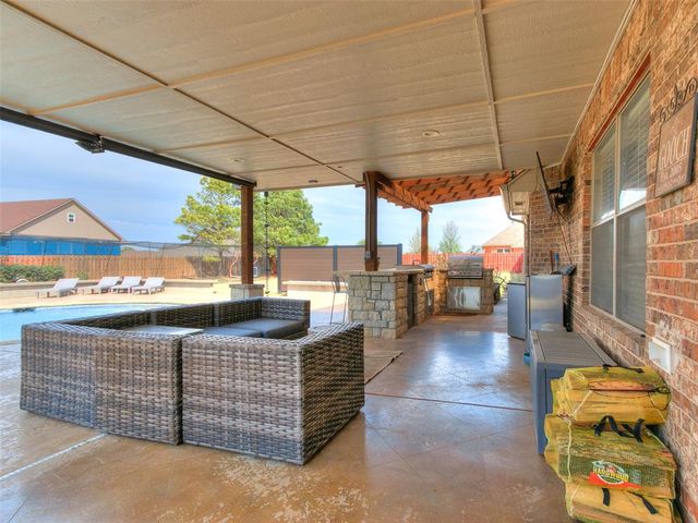 14421 Old Barn Road, Edmond, OK 73025