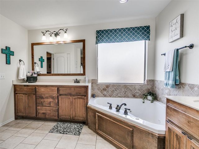 14421 Old Barn Road, Edmond, OK 73025