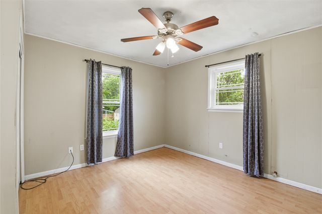 723 Clements Avenue, Van Alstyne, TX 75495