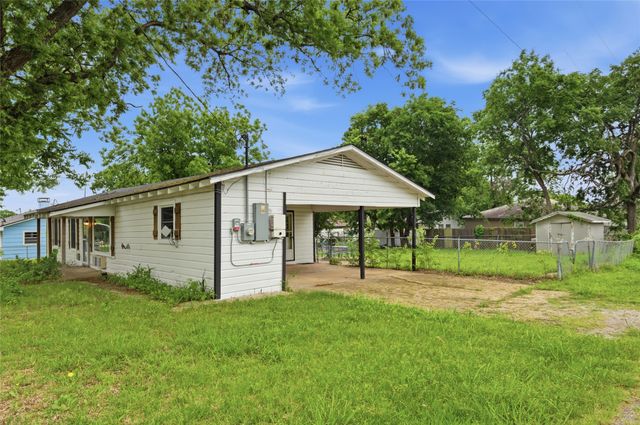 723 Clements Avenue, Van Alstyne, TX 75495