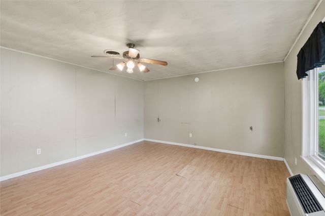 723 Clements Avenue, Van Alstyne, TX 75495