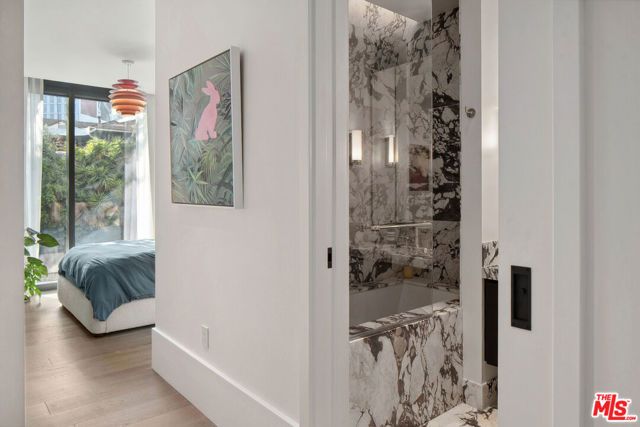 8420 W Sunset Boulevard 504, West Hollywood, CA 90069