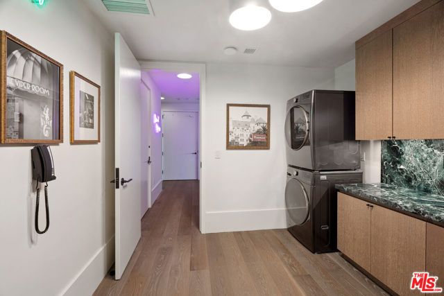 8420 W Sunset Boulevard 504, West Hollywood, CA 90069