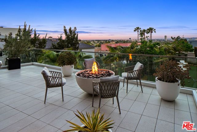 8420 W Sunset Boulevard 504, West Hollywood, CA 90069