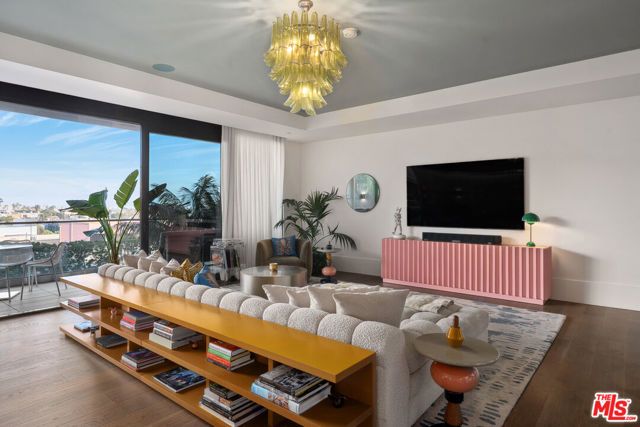 8420 W Sunset Boulevard 504, West Hollywood, CA 90069