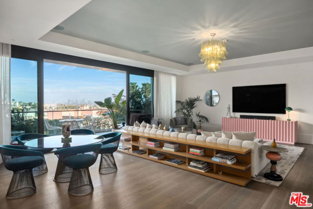 8420 W Sunset Boulevard 504, West Hollywood, CA 90069