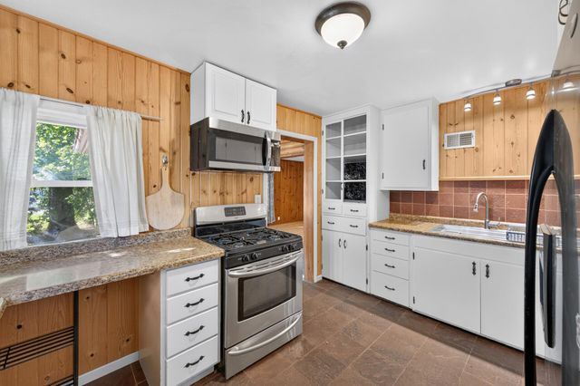 1349 Hazelwood Street, Saint Paul, MN 55106