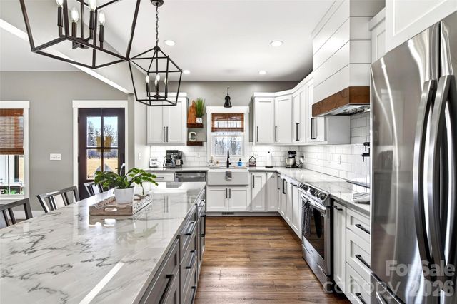 115 Pondview Drive, Nebo, NC 28761