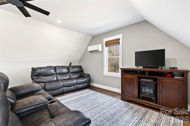 115 Pondview Drive, Nebo, NC 28761