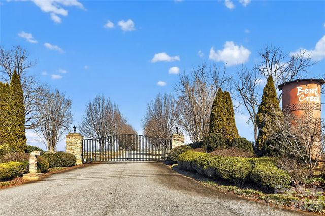 115 Pondview Drive, Nebo, NC 28761