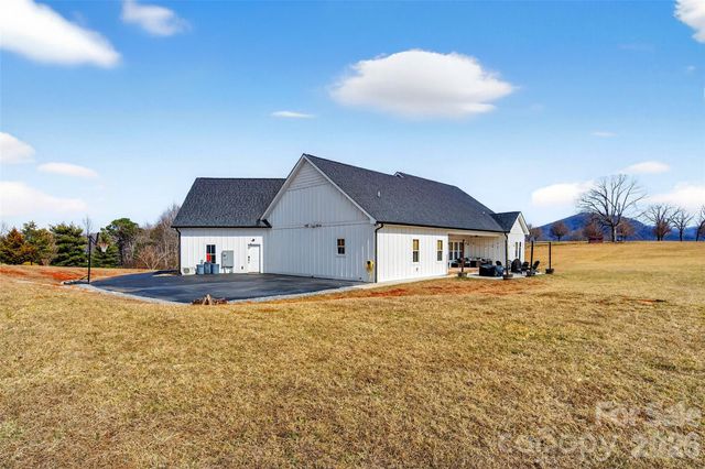 115 Pondview Drive, Nebo, NC 28761