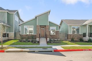 185 Weaver LN, Bastrop, TX 78602