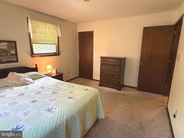 419 HILLTOP CIR, Elizabethtown, PA 17022
