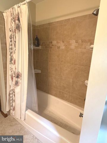 419 HILLTOP CIR, Elizabethtown, PA 17022