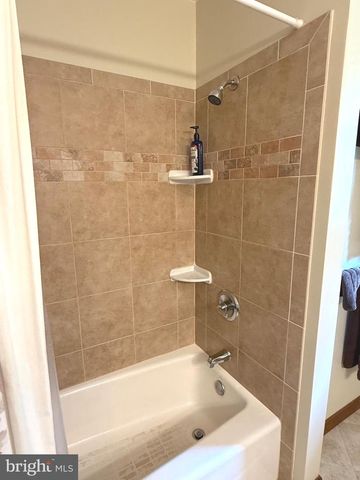 419 HILLTOP CIR, Elizabethtown, PA 17022