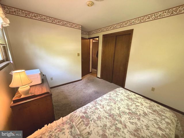 419 HILLTOP CIR, Elizabethtown, PA 17022