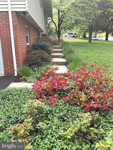 419 HILLTOP CIR, Elizabethtown, PA 17022