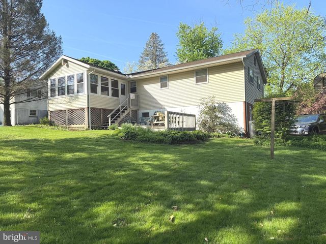 419 HILLTOP CIR, Elizabethtown, PA 17022