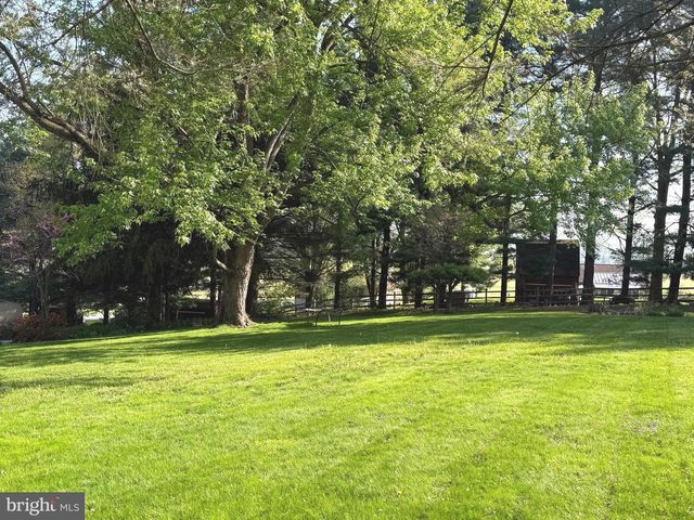 419 HILLTOP CIR, Elizabethtown, PA 17022