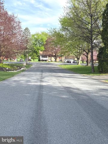 419 HILLTOP CIR, Elizabethtown, PA 17022