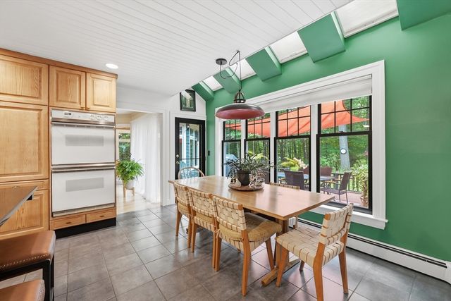 18 Village Green Ln, Holden, MA 01520