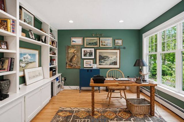 18 Village Green Ln, Holden, MA 01520