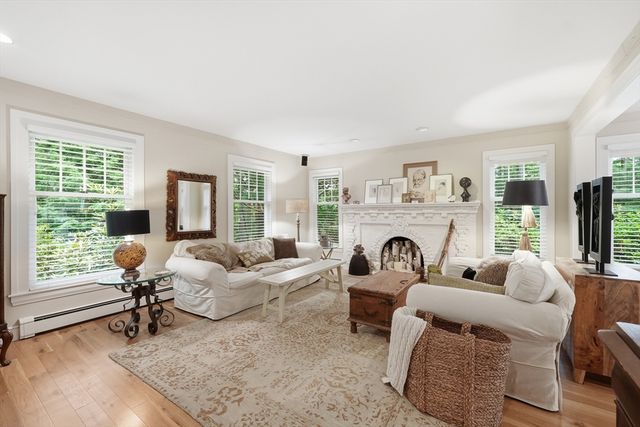 18 Village Green Ln, Holden, MA 01520