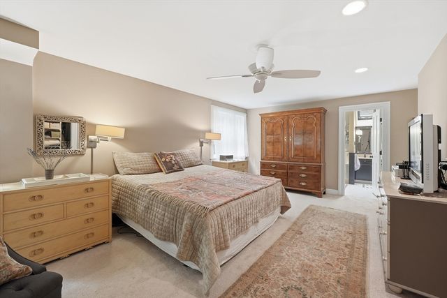 18 Village Green Ln, Holden, MA 01520