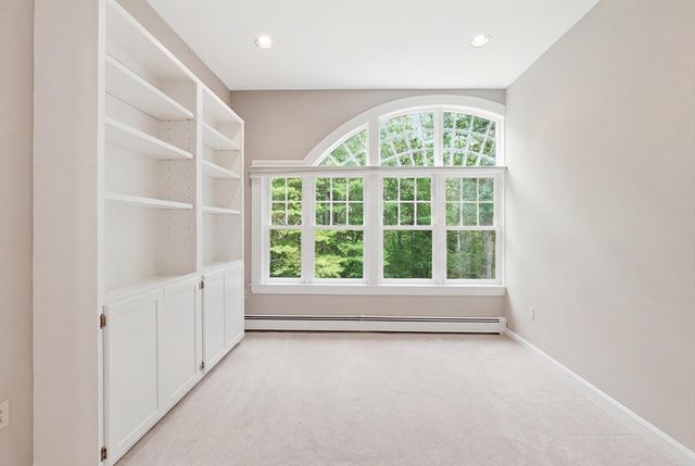 18 Village Green Ln, Holden, MA 01520