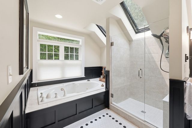 18 Village Green Ln, Holden, MA 01520