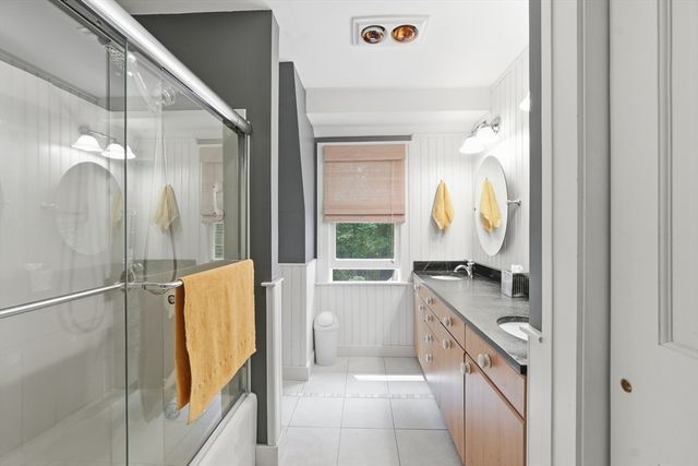 18 Village Green Ln, Holden, MA 01520