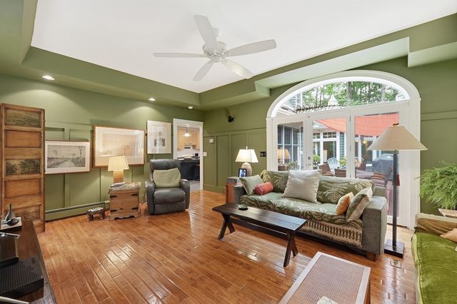18 Village Green Ln, Holden, MA 01520
