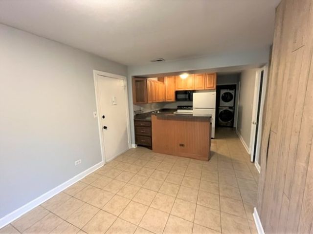 5532 E Lake Drive A, Lisle, IL 60532
