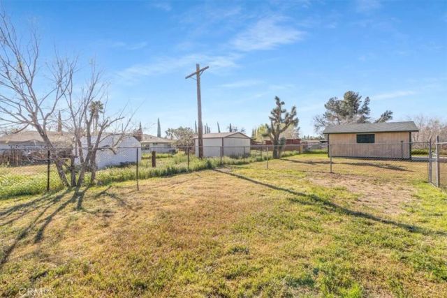 10401 Victor, Hesperia, CA 92345
