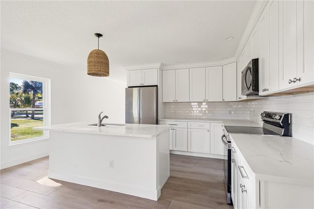 5910 24th Street, Vero Beach, FL 32966