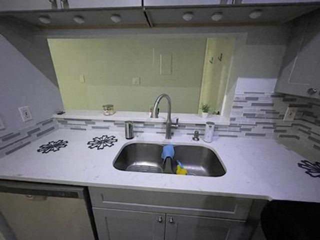 806 W 24th ST 116, Austin, TX 78705