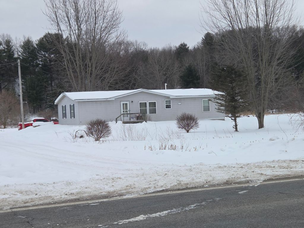 13774 S Maple Island Road, Twin Lake, MI 49457