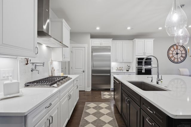 381 Strawberry Drive, Rochester Hills, MI 48307