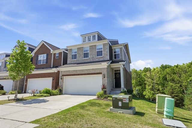 381 Strawberry Drive, Rochester Hills, MI 48307