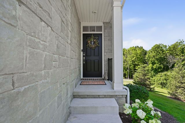381 Strawberry Drive, Rochester Hills, MI 48307