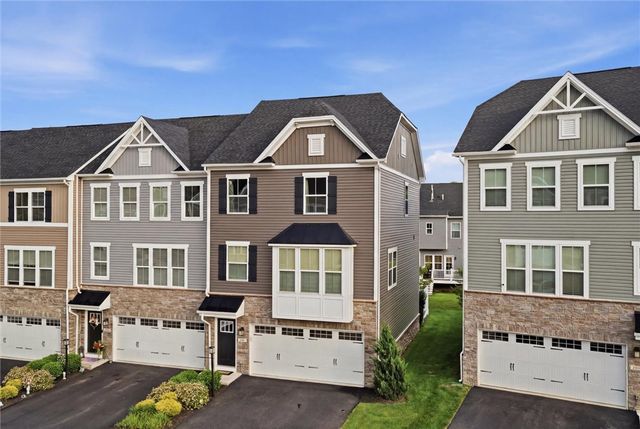 4006 Crown Dr, South Park, PA 15129