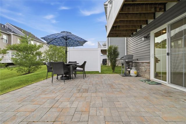 4006 Crown Dr, South Park, PA 15129