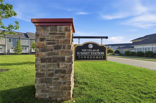 4006 Crown Dr, South Park, PA 15129